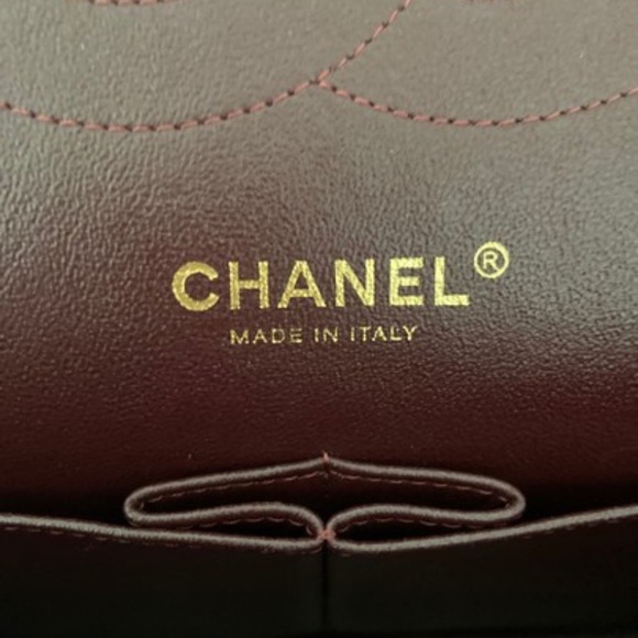 Classic Flap Jumbo Lambskin with Gold Hardware - Picture 9 of 12